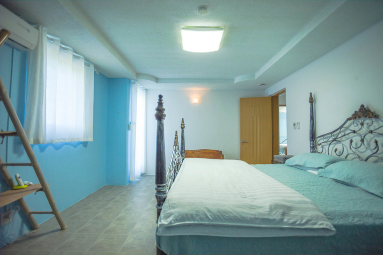 Others 4, Joy House, Saipan