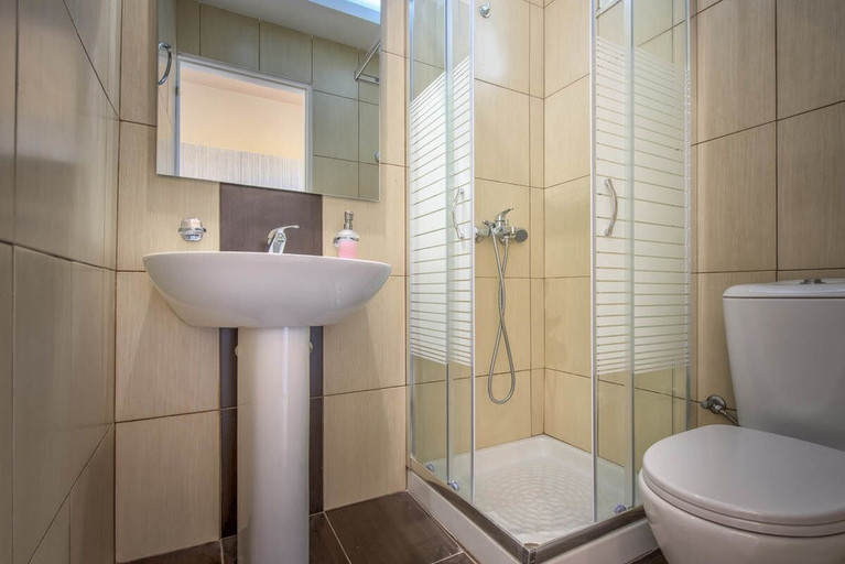 Bathroom 5, Nastazia Studios, Ionian Islands