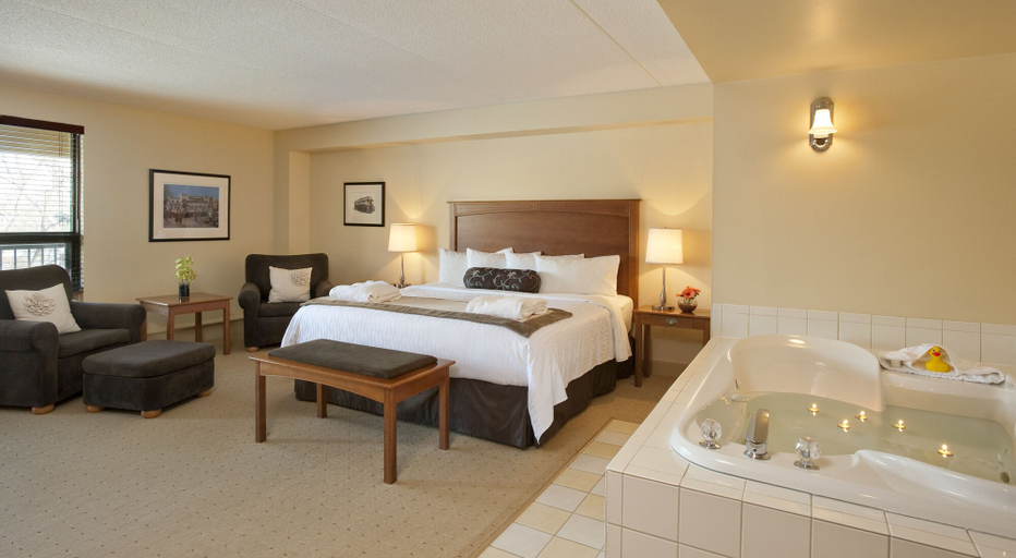 Bedroom 3, Temple Gardens Hotel & Spa, Division No. 7