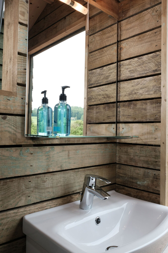 Bathroom, Valley Camping at The Wheatsheaf, Bath and North East Somerset