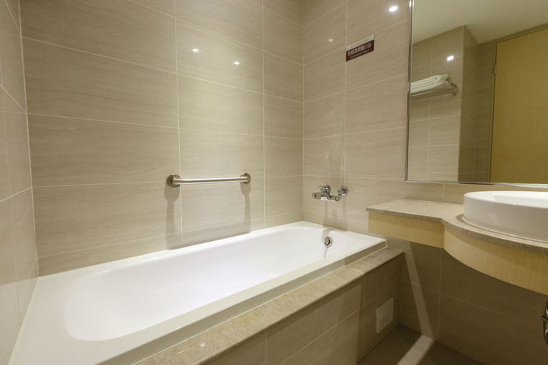 Bathroom 5, Royal Gold Hotel, Kaohsiung
