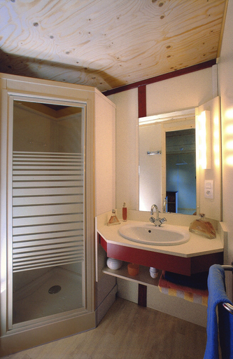 Bathroom, Le Hameau Saint-Martial, Aveyron