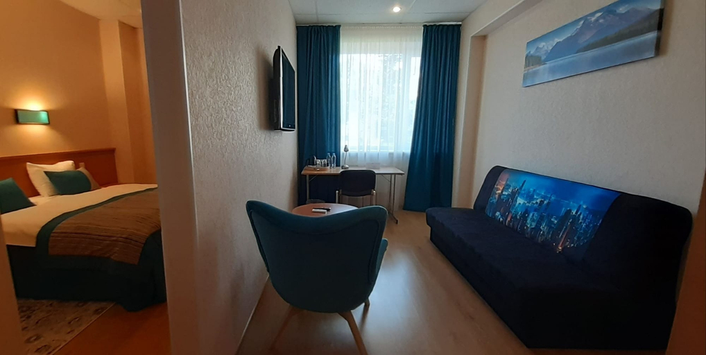 Bedroom 4, Sky High Hotel, Riga