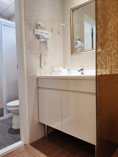 Bathroom 4, Donghae13.8, Taichung