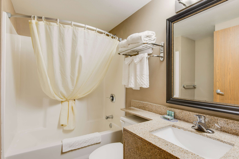 Bathroom 4, Best Western Waukesha Grand, Waukesha