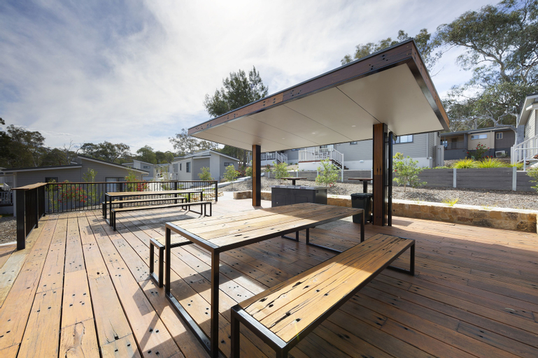 Exterior & Views 28