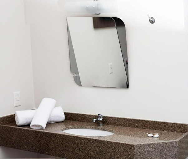 Bathroom 4, Hotel Dois H, Joinvile