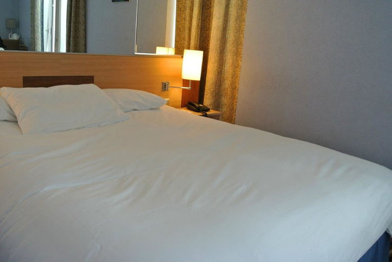 Bedroom 4, Pavillon Bastille, Paris