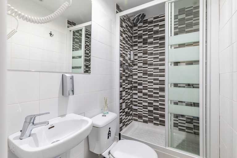 Bathroom 4, AYZ Sierra de Meira - Auto check-in property, Madrid