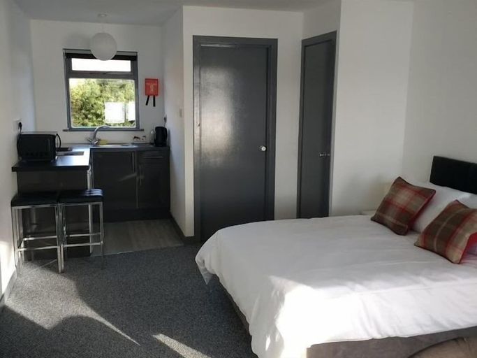 Bedroom 3, Altnacealgach Motel, Highland