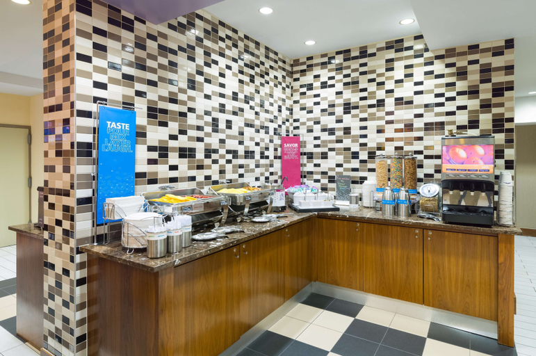 Food & Drinks 5, Hampton Inn Madison Square Garden Area Hotel, New York