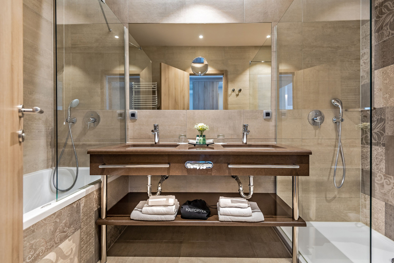 Bathroom 5, Hotel Plaza Duce, Dugi Rat