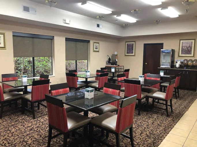 Food & Drinks 5, Quality Inn Franklin, Macon