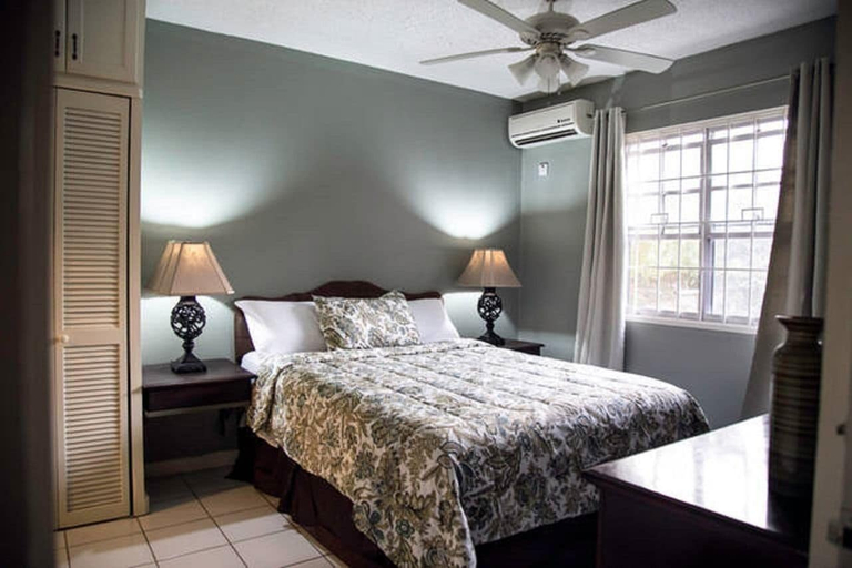 Bedroom, Kingston Town Suite