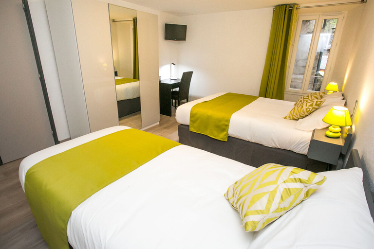 Bedroom 5, Grand Hotel de France, Lozère