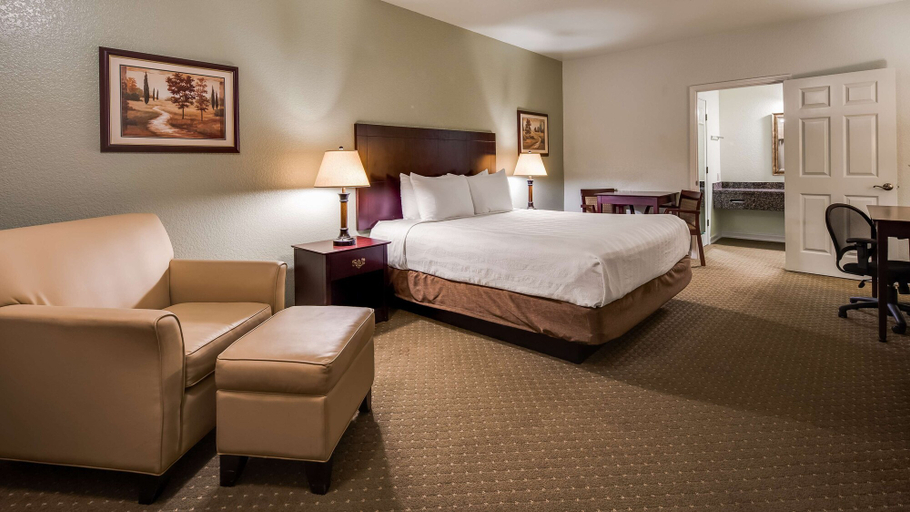 Bedroom 3, Best Western Plus Bayshore Inn, Humboldt