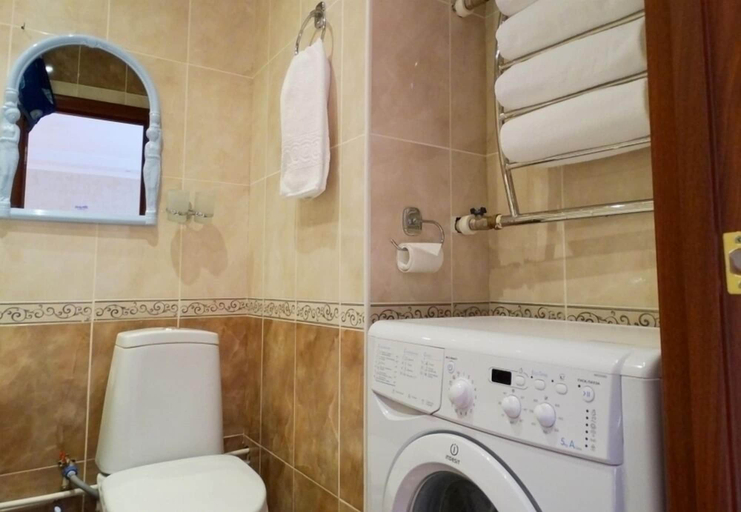 Bathroom 2, Inndays Podolsk on Kirova 53, Podol'skiy rayon