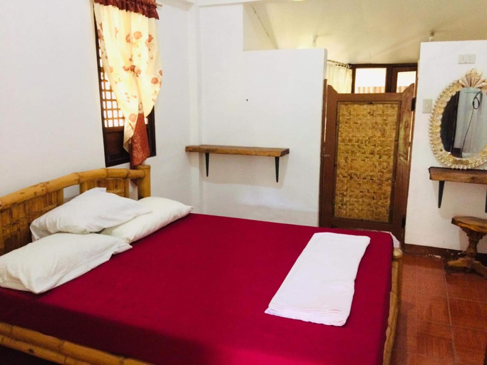 Bedroom 2, The Pelican's Resort, Lian