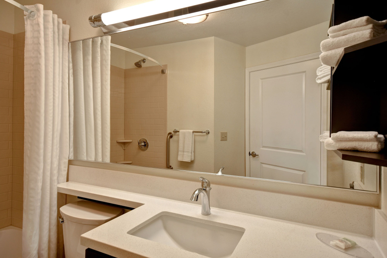 Bathroom 2, Candlewood Suites CARROLLTON, Carroll