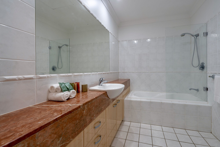 Bathroom 5, Paradise Links Port Douglas Luxury Villa, Douglas
