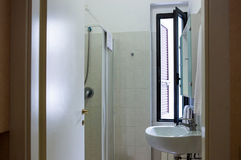 Bathroom 4, Hotel Astor Piacenza, Piacenza