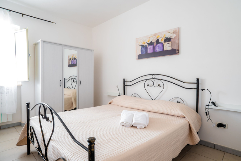 Bedroom 2, Borgo Tortorella - Casa Limone, Bari