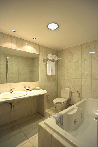 Bathroom 5, Congo Palace Hotel, Attica
