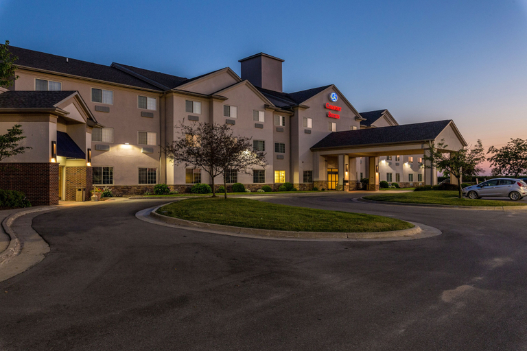 Exterior & Views 2, Comfort Suites Burlington, Des Moines
