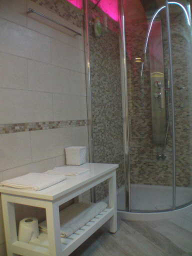 Bathroom 4, B&B La Grotta, Brindisi