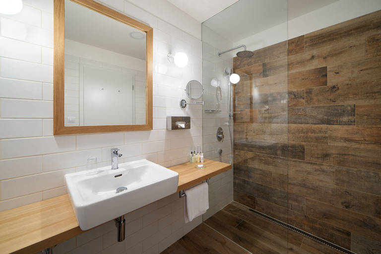 Bathroom 5, Cihelny Golf & Wellness Resort, Sokolov