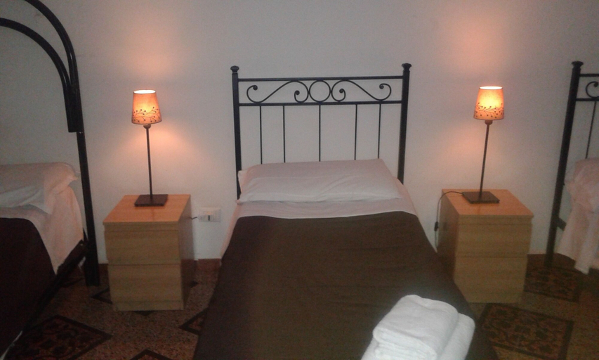 Bedroom 5, Castello Maggiore, Rome