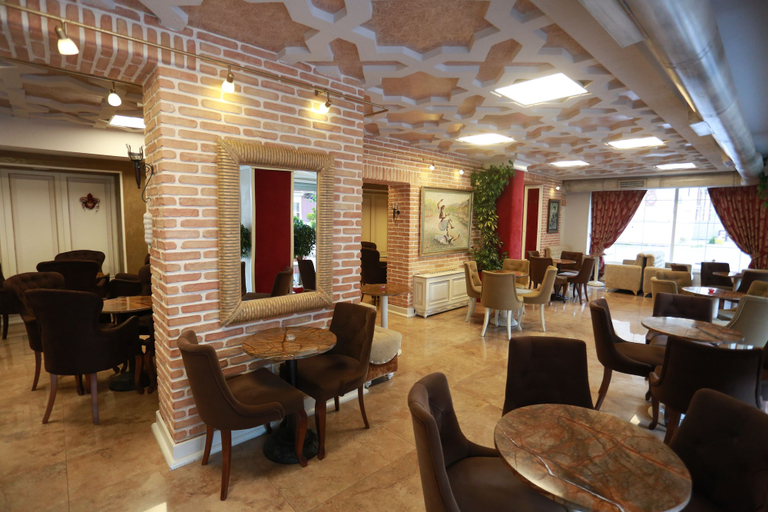 Food & Drinks 4, Hymetis Palace, Pogradecit