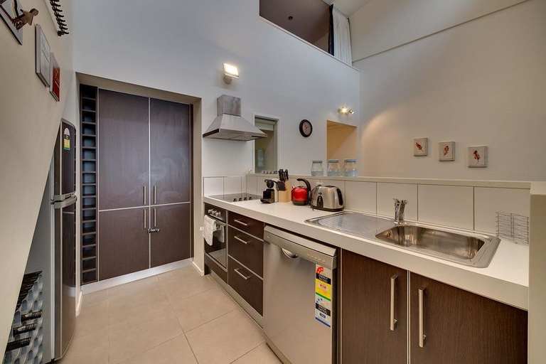 Others 5, Awesome 2 bed Cuba Apartment, Wellington