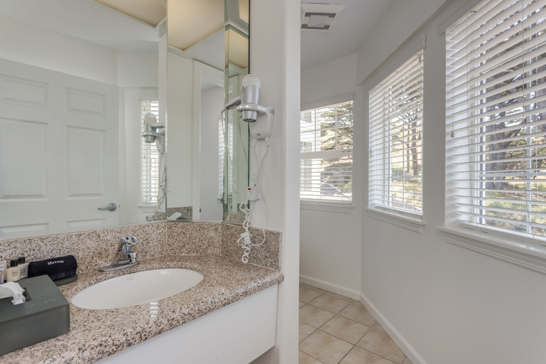 Bathroom 5, Pacifica Beach Hotel, San Mateo