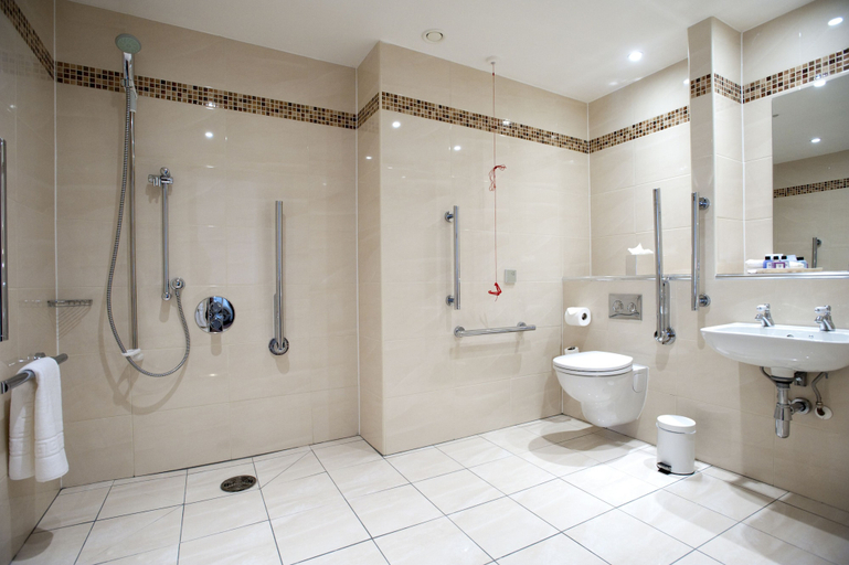 Bathroom 4, Macdonald Norwood Hall Hotel, Aberdeen