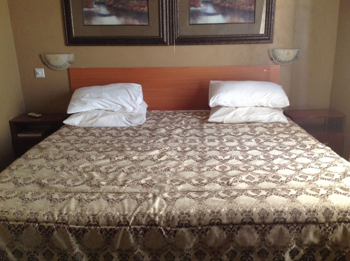 Bedroom 2, Mopees Lodge, Choma