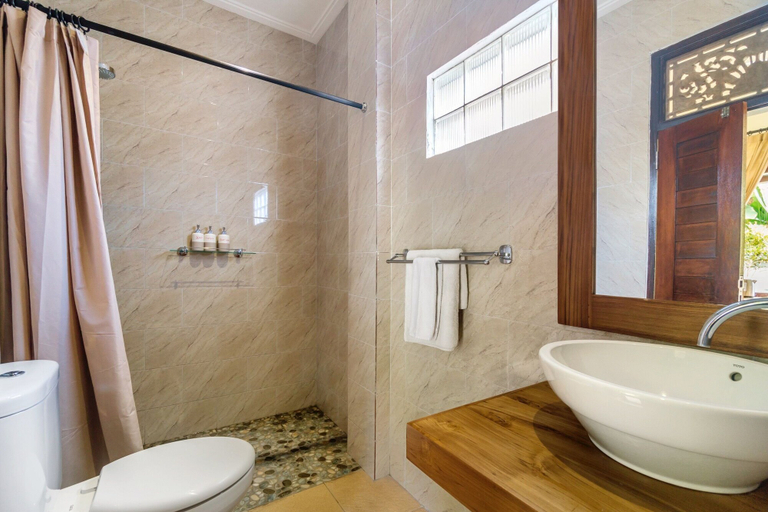 Bathroom 5, Metteyya Healing House, Gianyar
