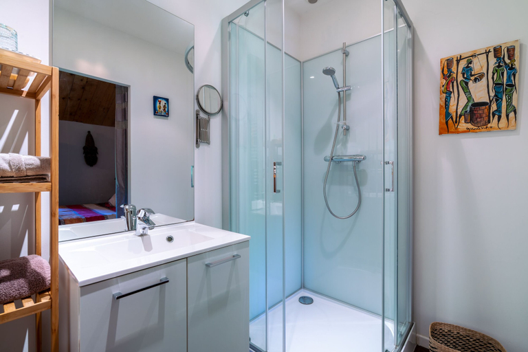 Bathroom 5, Les Chambres d'Hotes - Le Vieux Nayeu, Moselle