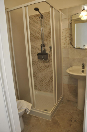 Bathroom 3, Angelina Antica Dimora, Latina