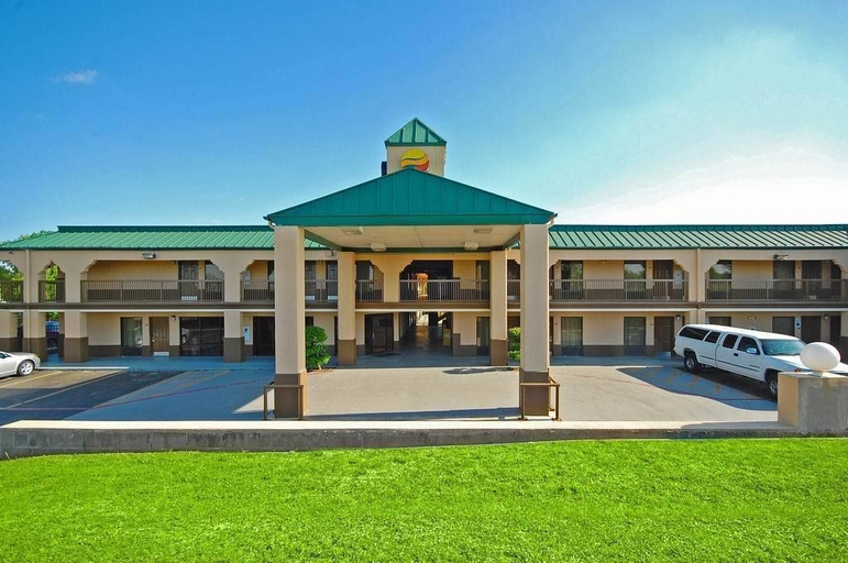 Exterior & Views 2, Quality Inn Mt. Pleasant, Titus