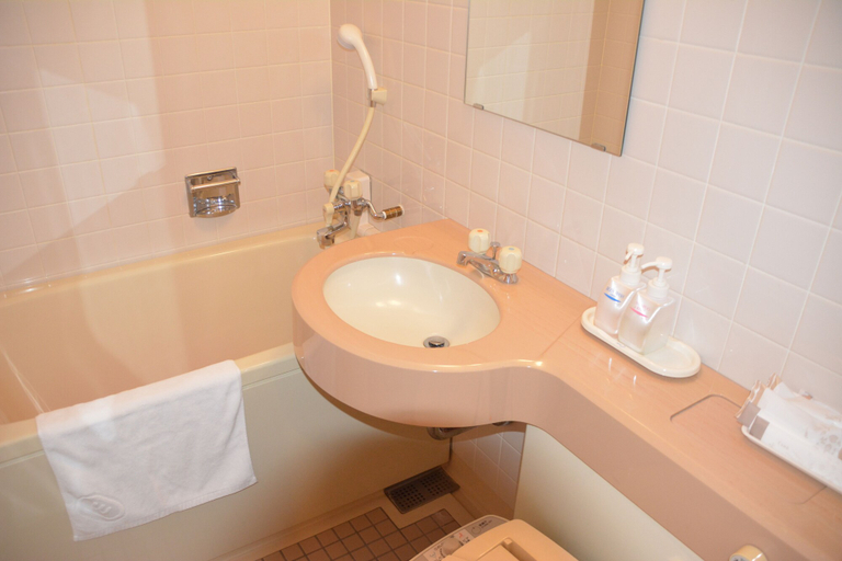 Bathroom 3, Harbor Plaza Hotel, Yawatahama