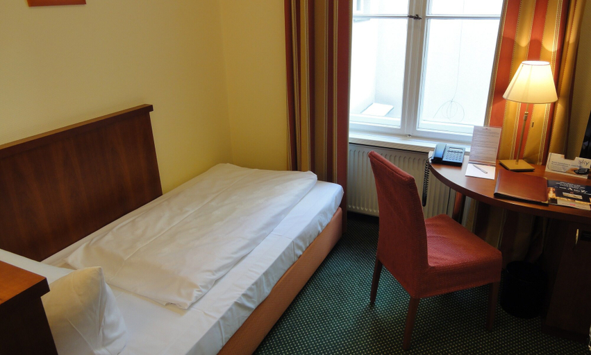 Bedroom 3, Hotel am Luisenplatz, Potsdam