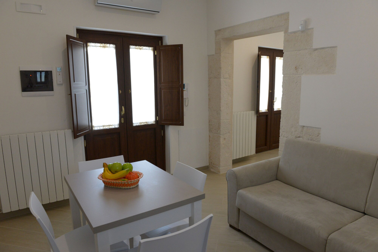 Others 5, Domus Antiqua Residence, Bari