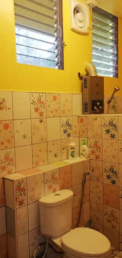 Bathroom 3, Bondoi Lampang, Mae Tha