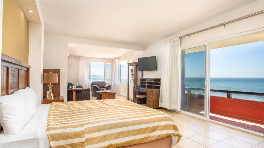 Bedroom 3, Puerto Nuevo Baja Hotel & Villas, Tijuana