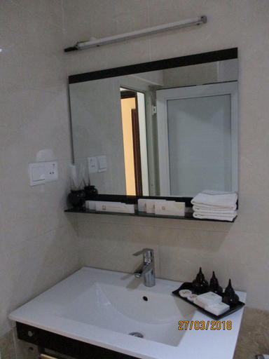 Bathroom 4, Hotel Sincere Smile Bagan, Myingyan