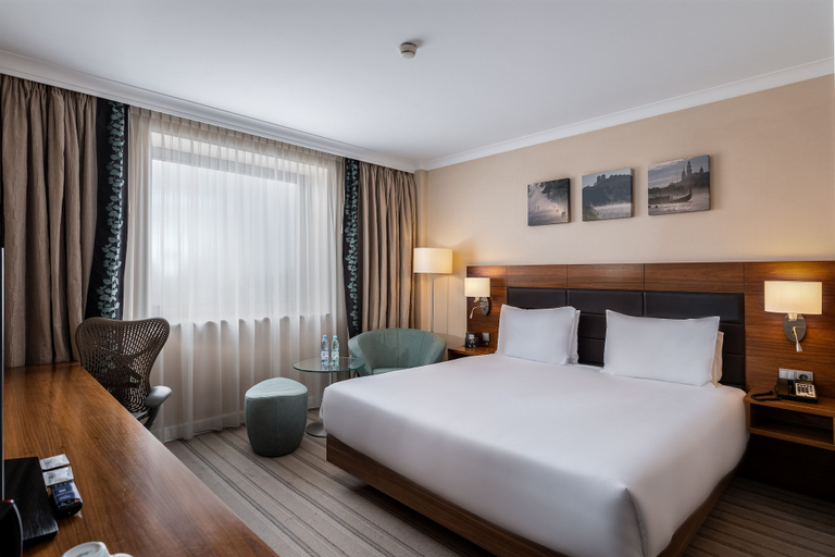 Bedroom 2, Hilton Garden Inn Krakow, Kraków City