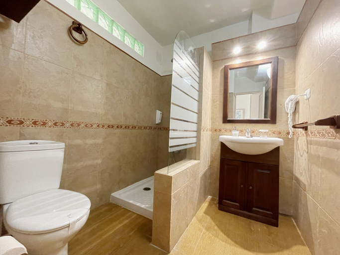 Bathroom 4, Apartamentos Los Telares, Santa Cruz de Tenerife