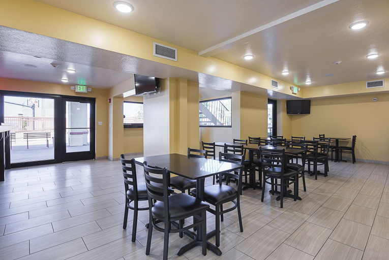 Food & Drinks 5, Econo Lodge Hurricane Zion Park Area, Washington