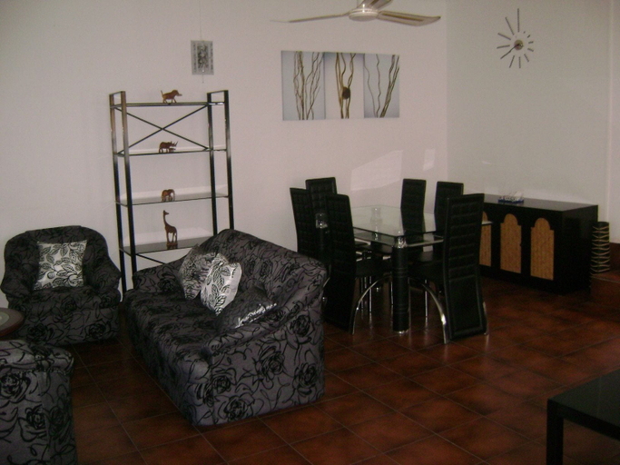 Others 5, SBE Villa, Black River